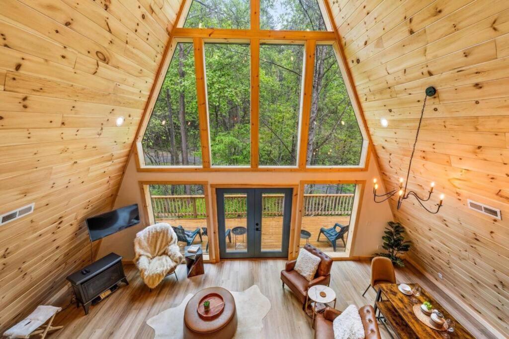 Luxe Retreat - June Sale! - Easy Drive - Xl Swim Spa - Award Winning! Sevierville Eksteriør bilde