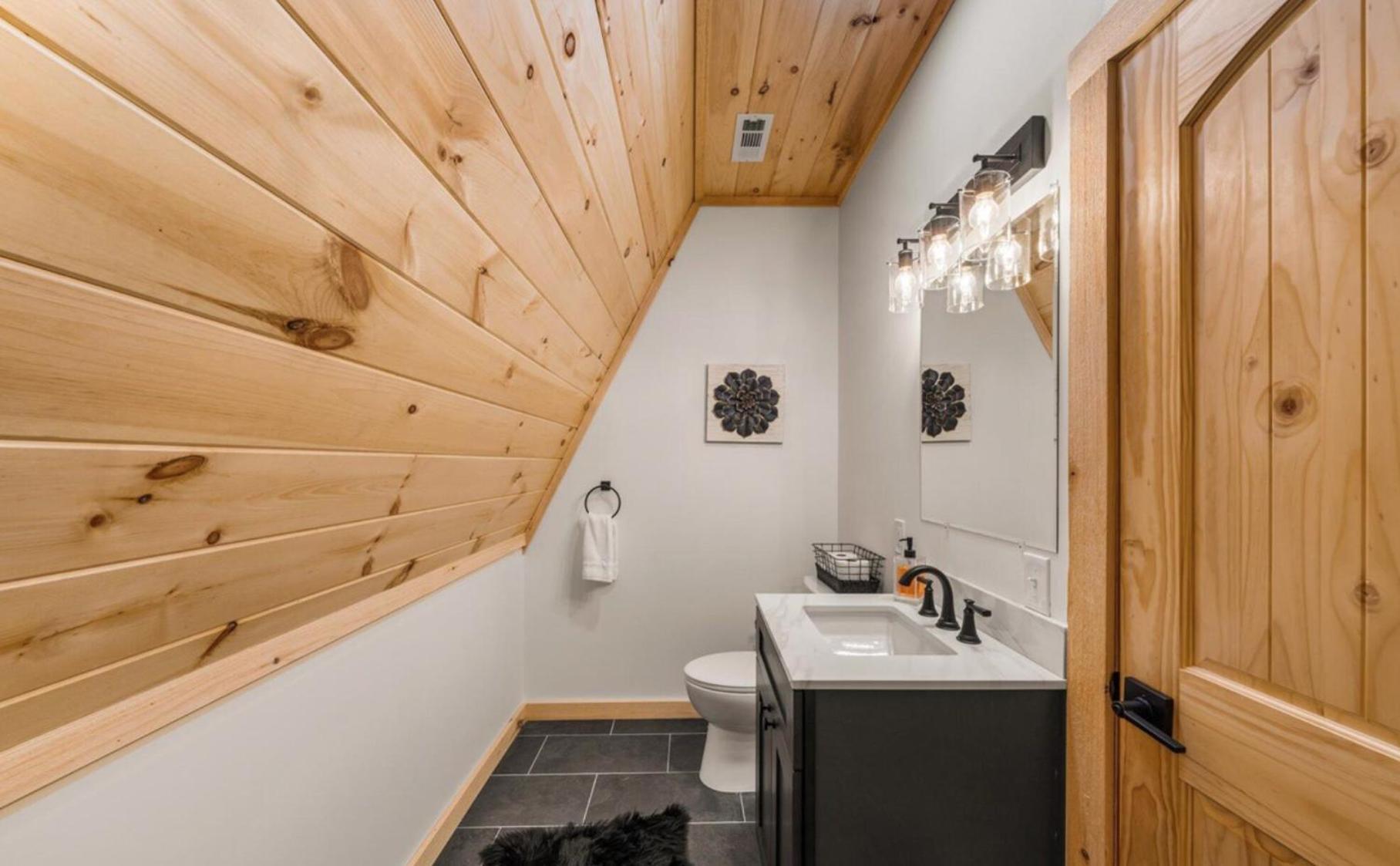Luxe Retreat - June Sale! - Easy Drive - Xl Swim Spa - Award Winning! Sevierville Eksteriør bilde
